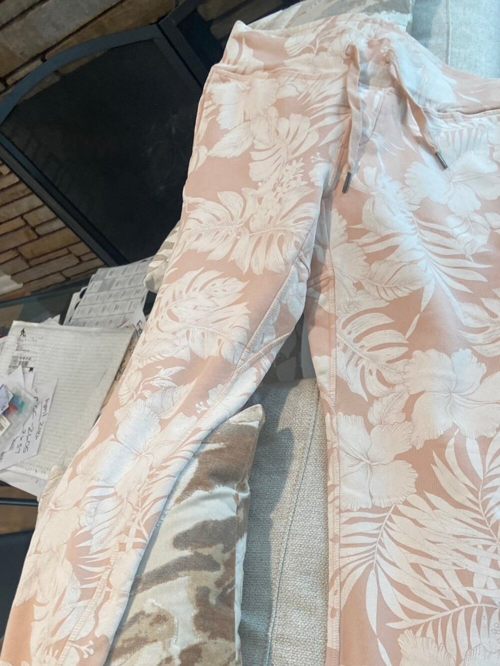 NSF NWOT SWEATPANTS MEDIUM